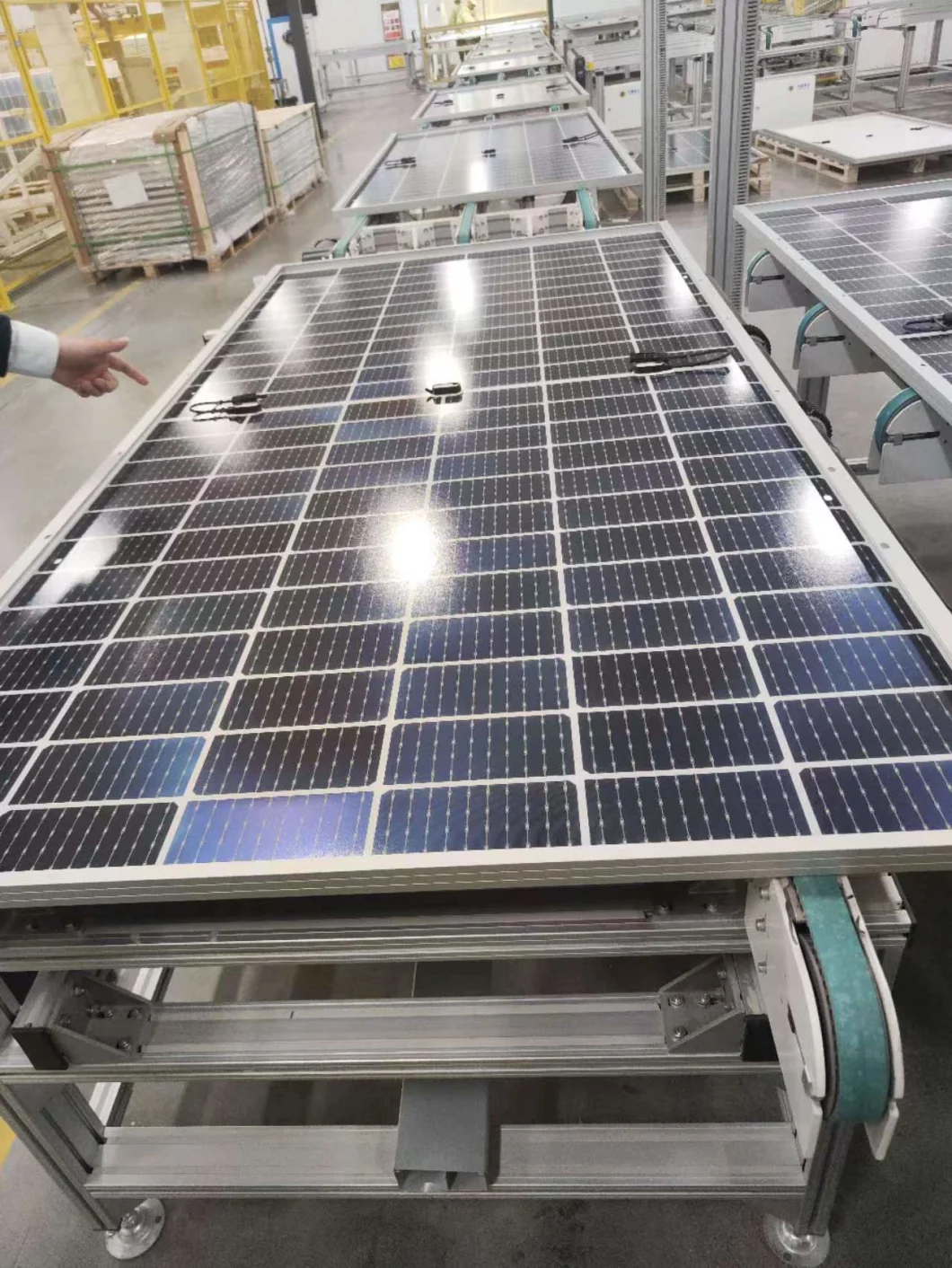 Solar Panels Half Cells 535W 540W 545W 550W Bifacial Solar Panels with TUV/CE Certification